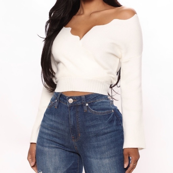BIN#11 - FASHION NOVA Women’s XS White Cropped Sweater - Picture 11 of 13